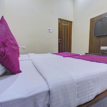 โอโย 7627 รอยัล พลาซา Hotel ไฮเดอราบัด ภายนอก รูปภาพ