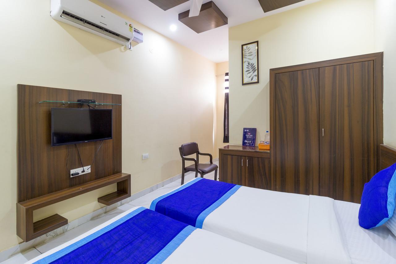 โอโย 7627 รอยัล พลาซา Hotel ไฮเดอราบัด ภายนอก รูปภาพ