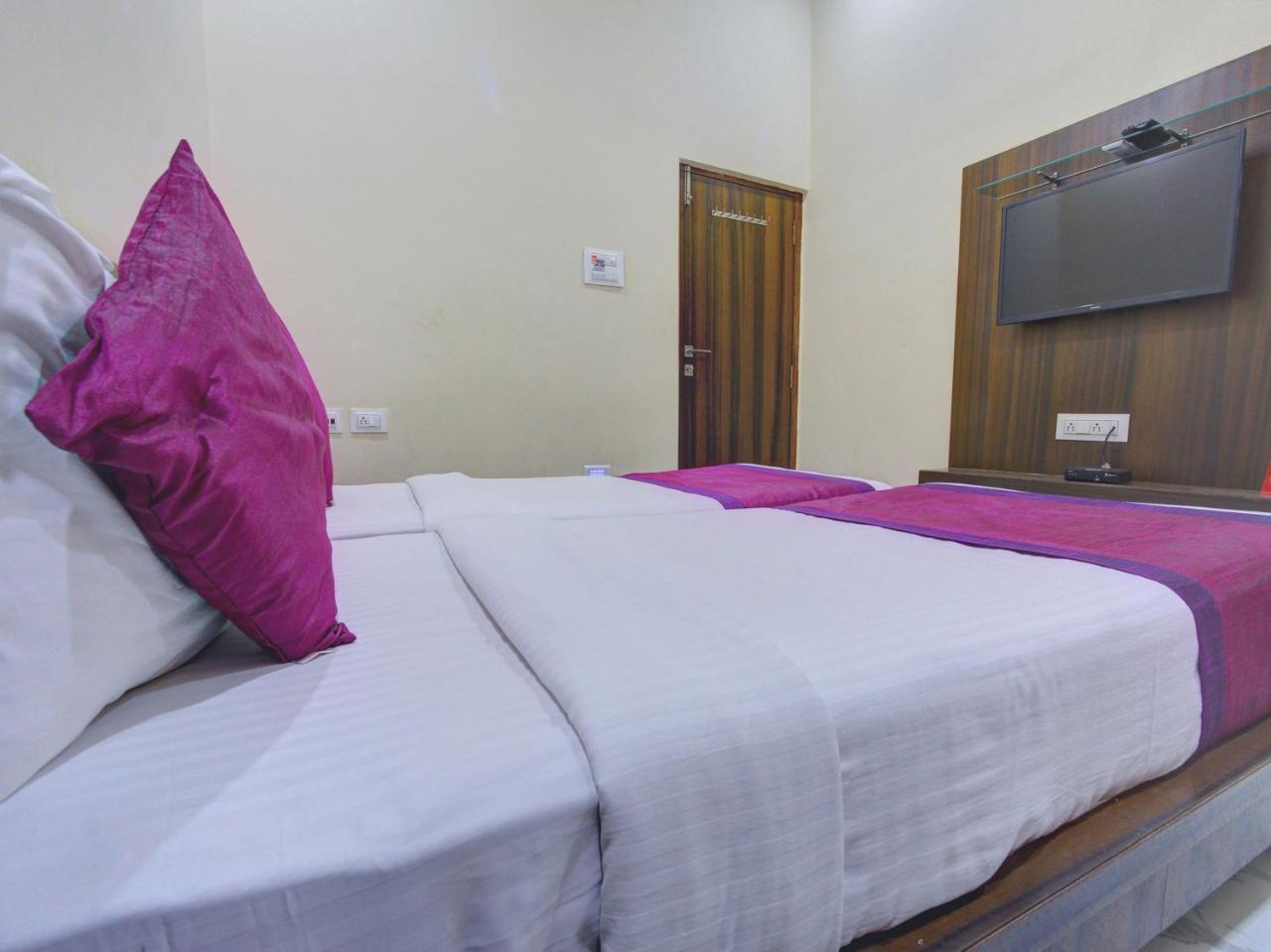 โอโย 7627 รอยัล พลาซา Hotel ไฮเดอราบัด ภายนอก รูปภาพ