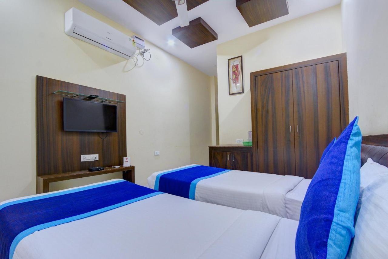 โอโย 7627 รอยัล พลาซา Hotel ไฮเดอราบัด ภายนอก รูปภาพ
